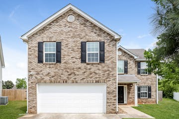 1931 Simmons Ln Hampton, GA 30228